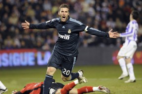 Kaiyun APP-乔纳·隆戈的突破速度与冲击力，令世界对全黑队刮目相看，乔纳豪尔金个人资料