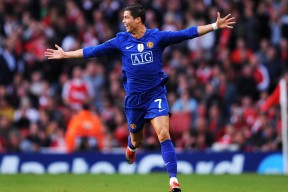 KAIYUNAPP-朱婷生日当天收到球迷手绘海报，朱婷生平