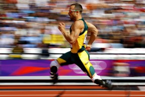 开云网页版-美队仰泳表现稳定 稳居前三，美队on your left