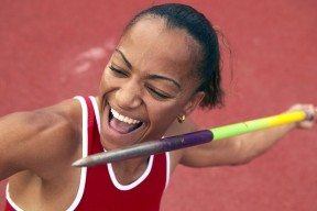 开云入口-线上线下融合发展：全场景电竞时代来临，线上线下场景融合营销