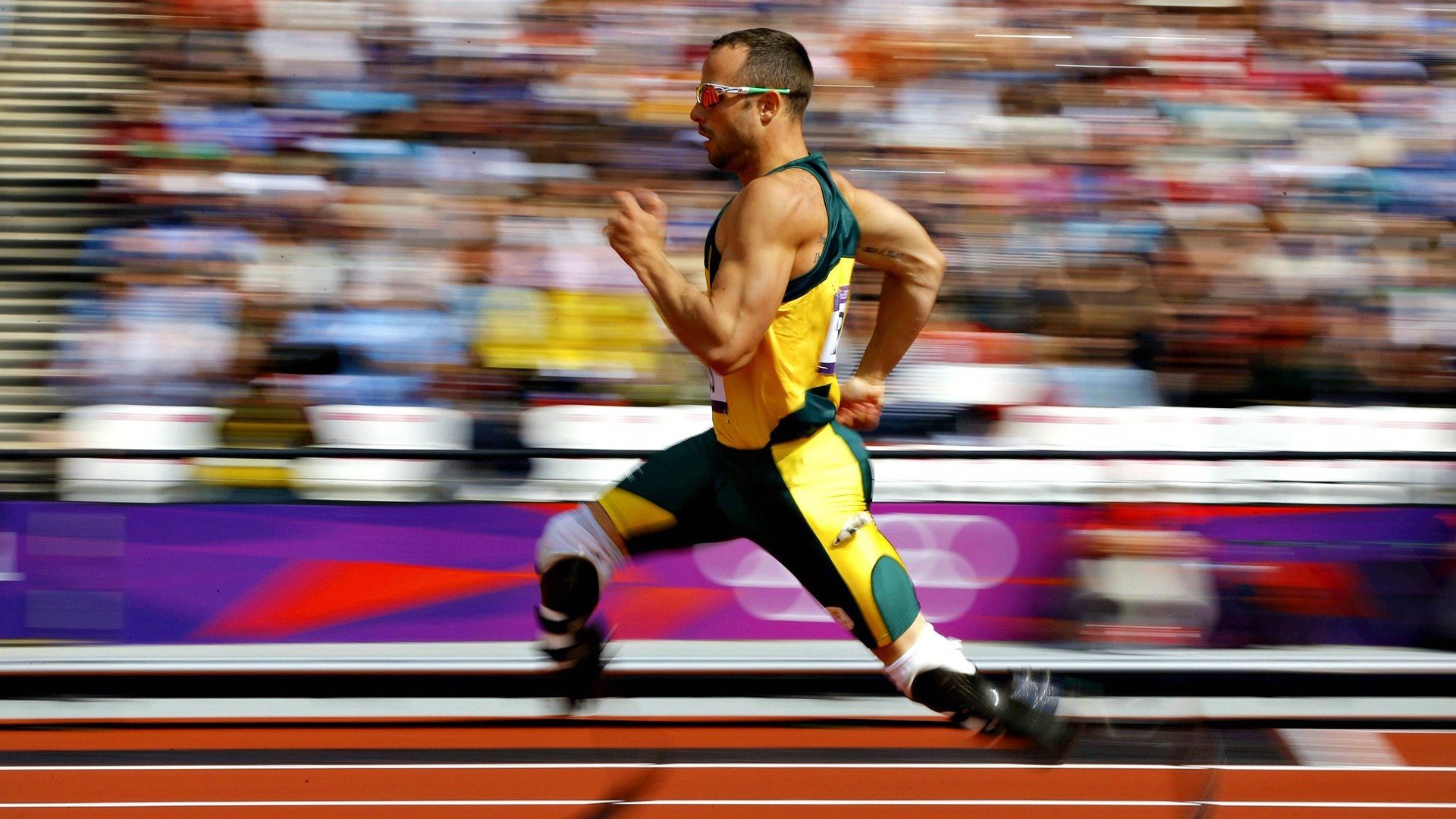 美队仰泳表现稳定 稳居前三，美队on your left